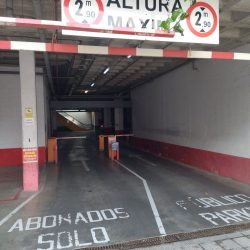 Parking caravanas Plazas de garaje en alquiler en Girona Provincia